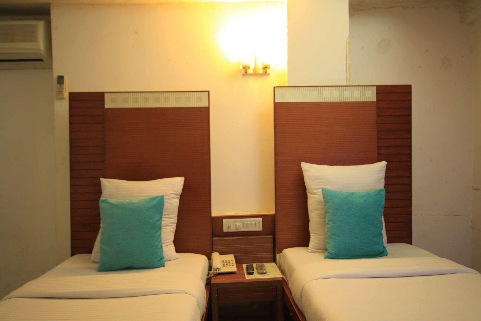 Fabhotel Kadamb Inn Αχμπανταμπάντ Εξωτερικό φωτογραφία