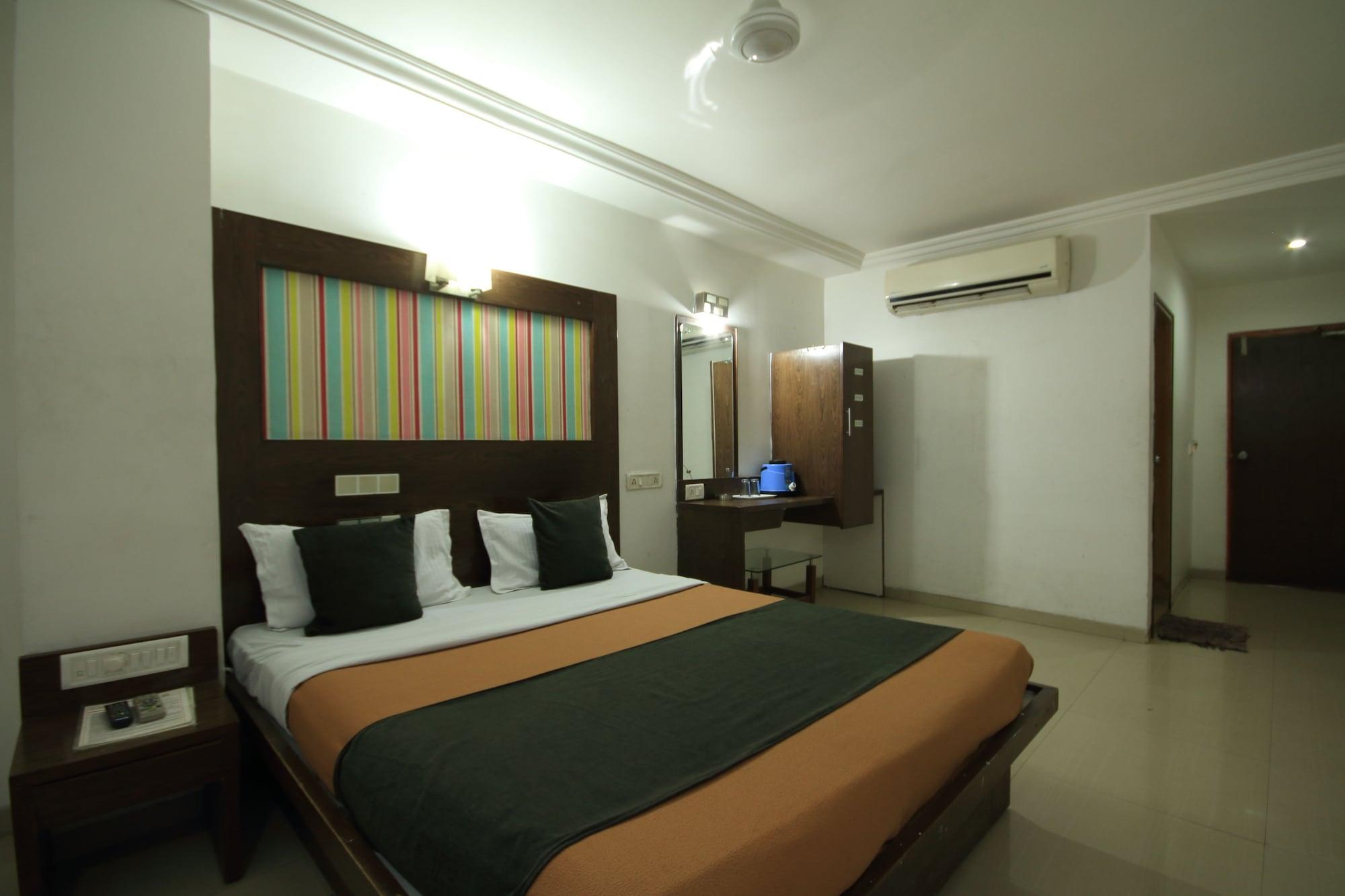 Fabhotel Kadamb Inn Αχμπανταμπάντ Εξωτερικό φωτογραφία