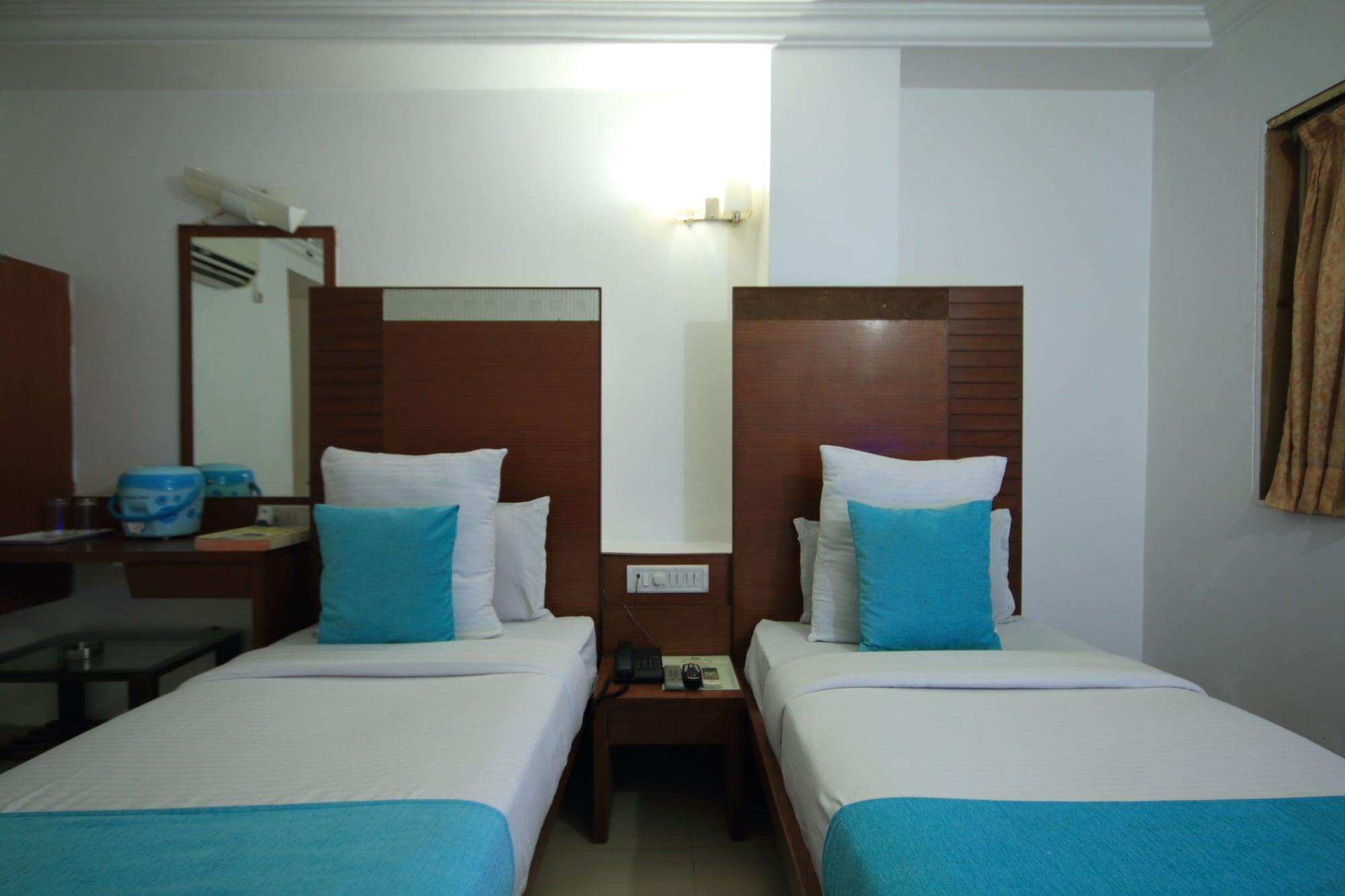 Fabhotel Kadamb Inn Αχμπανταμπάντ Εξωτερικό φωτογραφία