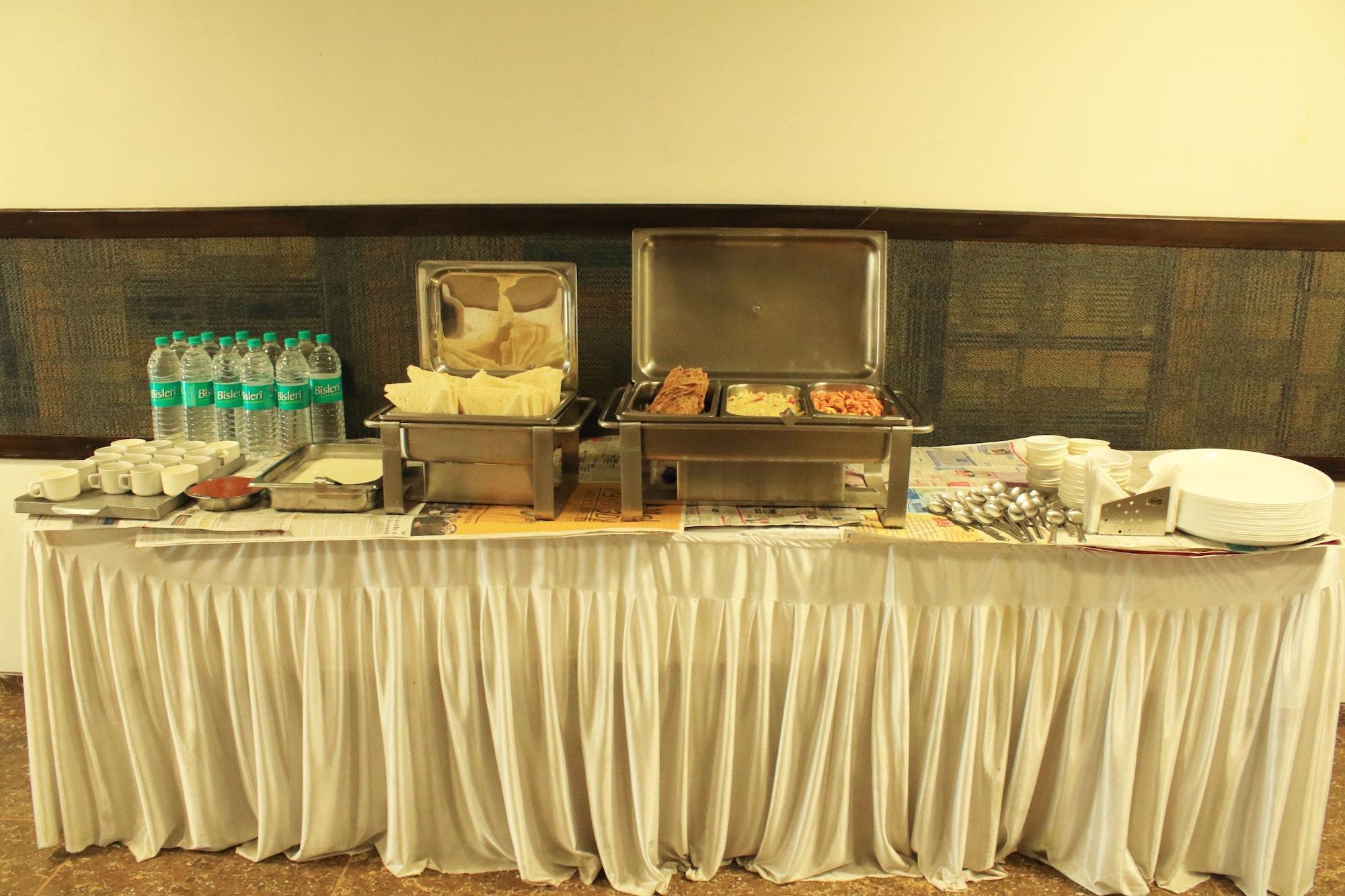 Fabhotel Kadamb Inn Αχμπανταμπάντ Εξωτερικό φωτογραφία