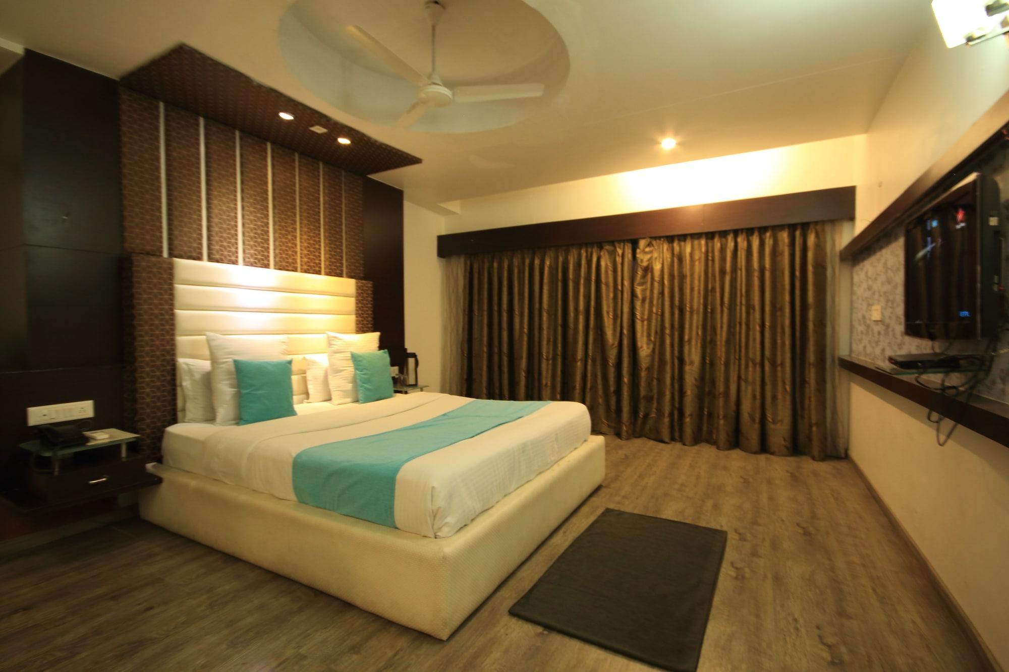 Fabhotel Kadamb Inn Αχμπανταμπάντ Εξωτερικό φωτογραφία