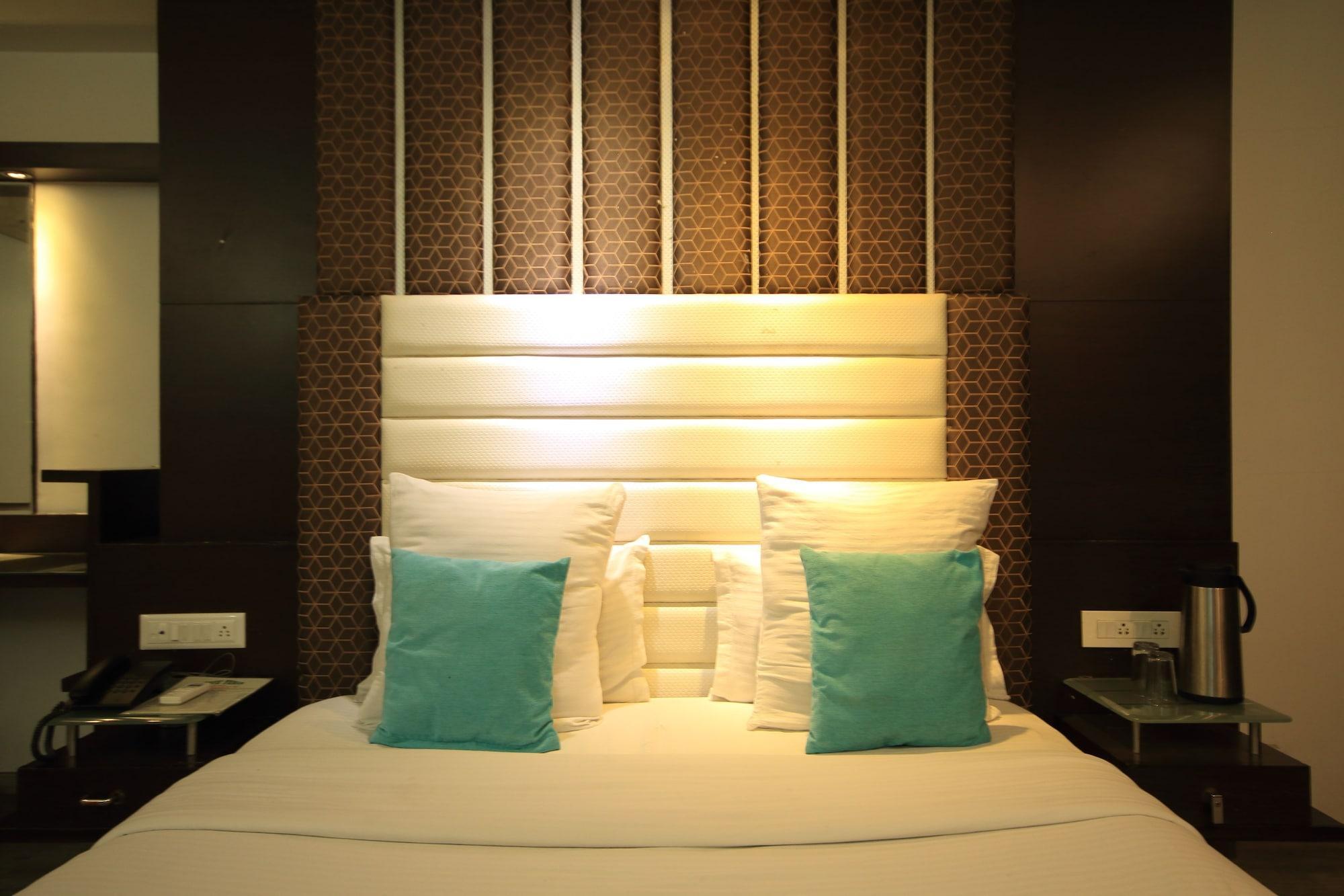 Fabhotel Kadamb Inn Αχμπανταμπάντ Εξωτερικό φωτογραφία