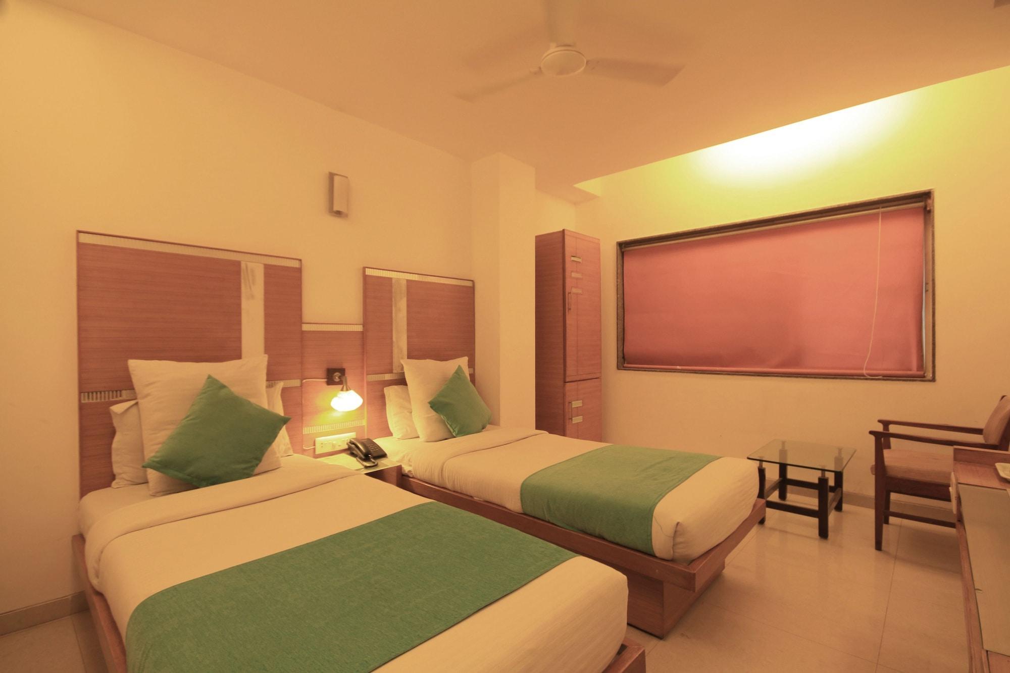 Fabhotel Kadamb Inn Αχμπανταμπάντ Εξωτερικό φωτογραφία