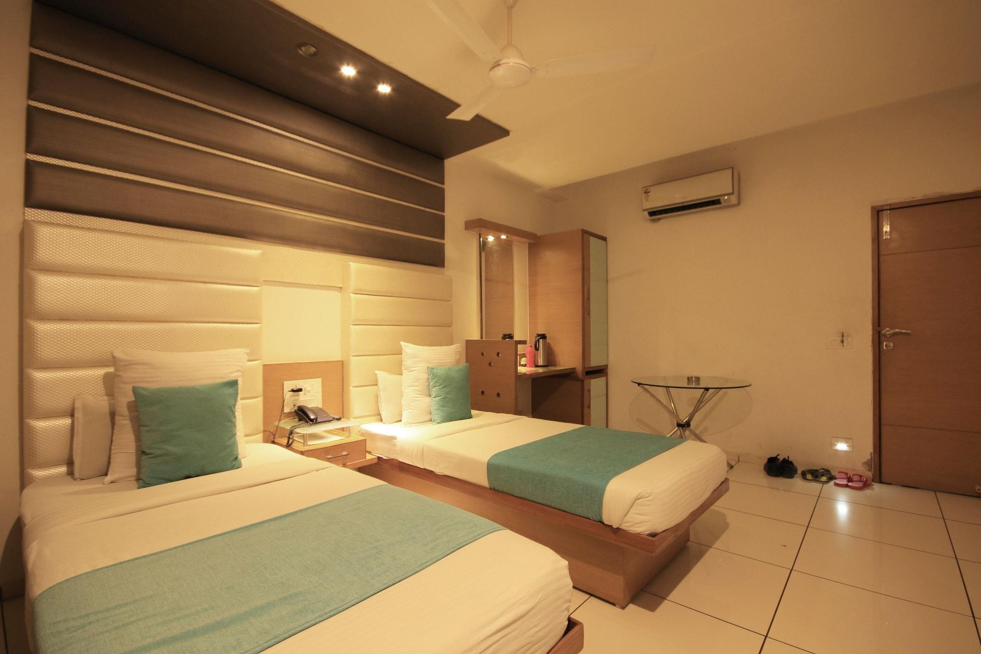 Fabhotel Kadamb Inn Αχμπανταμπάντ Εξωτερικό φωτογραφία