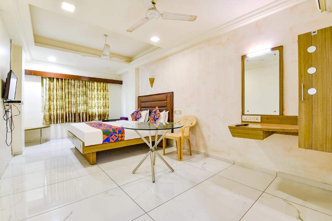 Fabhotel Kadamb Inn Αχμπανταμπάντ Εξωτερικό φωτογραφία
