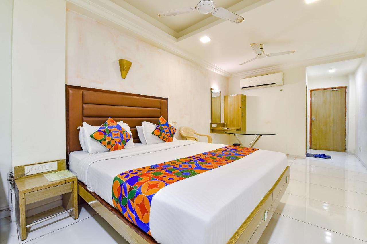 Fabhotel Kadamb Inn Αχμπανταμπάντ Εξωτερικό φωτογραφία