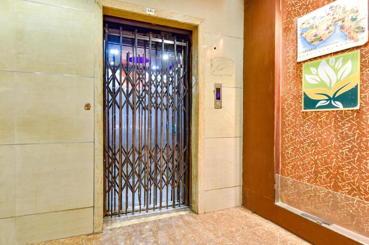Fabhotel Kadamb Inn Αχμπανταμπάντ Εξωτερικό φωτογραφία
