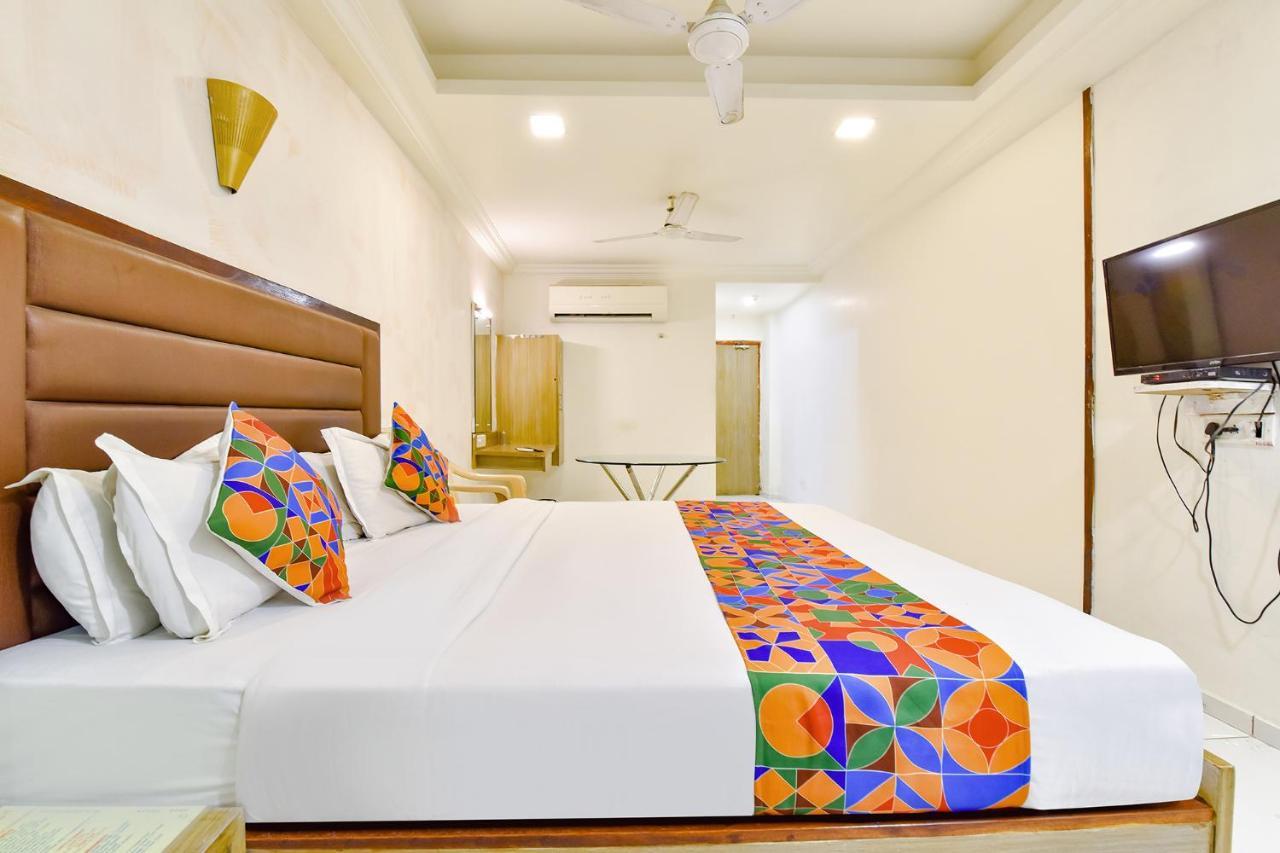 Fabhotel Kadamb Inn Αχμπανταμπάντ Εξωτερικό φωτογραφία